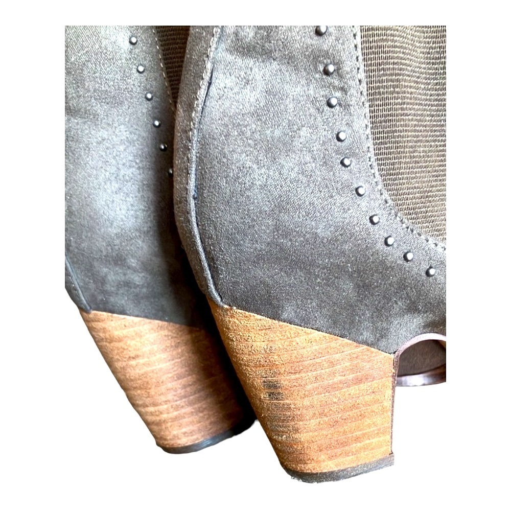 Crown Vintage Beige  Green Embossed Beads Suede 2.5” Heeled Ankle Boots SlipOn 6 - Picture 9 of 12